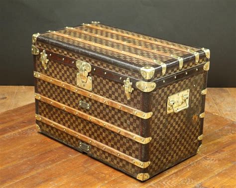 louis vuitton damier trunk bag